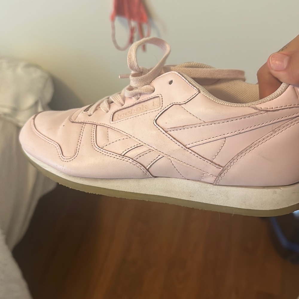 Women’s reebok vintage
